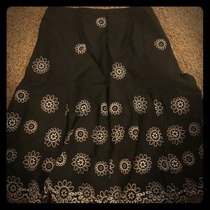 Black skirt with embroidered flowers